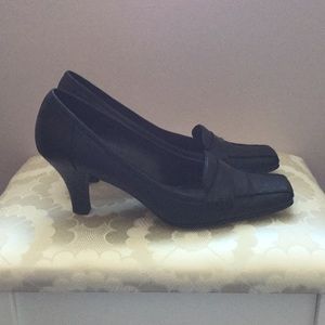 Etienne Aigner dress/work heels
